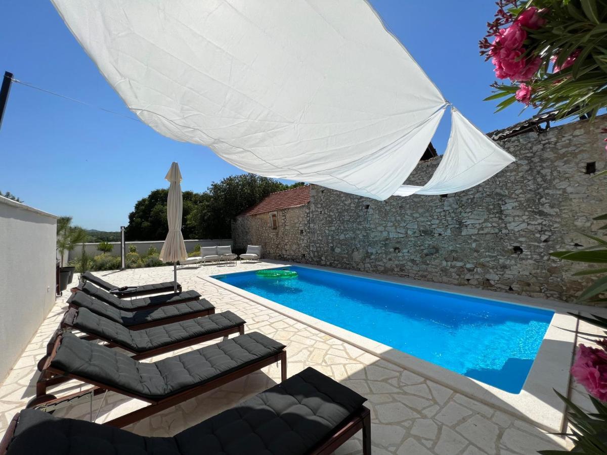 Boutique House Ika With Private Swimming Pool Βίλα Stankovci  Εξωτερικό φωτογραφία